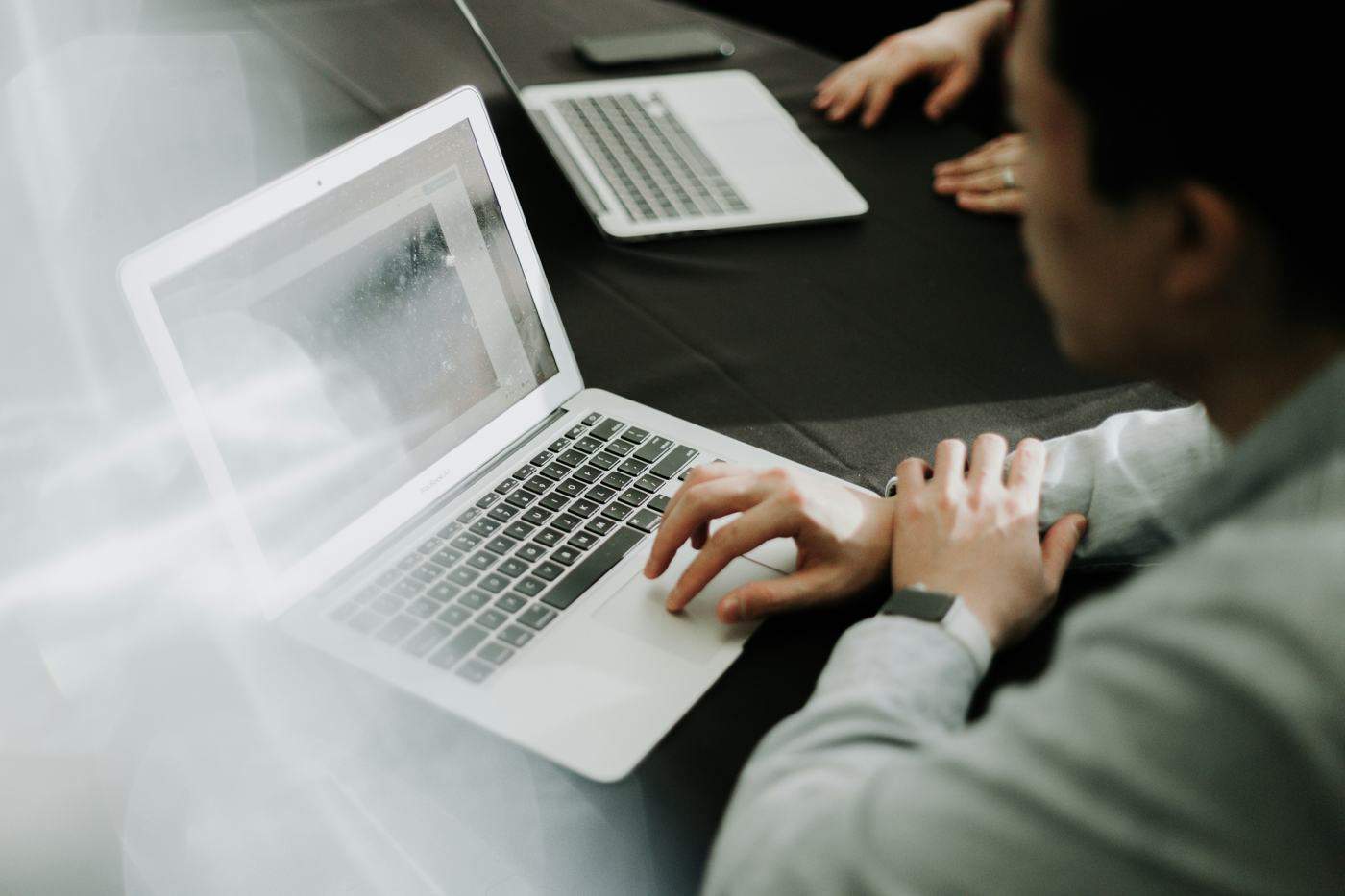 WEBチャットのままで十分な場面と、判断に迷ったときの考え方